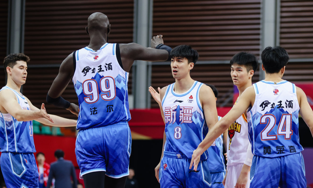 NBA季后赛四强战激情夜!周琦里突外投,上海海港绝杀新疆男篮的简单介绍